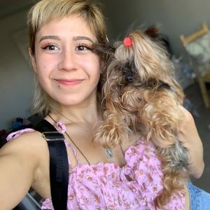 Meet your Posher, Paola